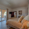 Отель Porto Cupecoy Dream, Walk to Shops, Restaurants Beaches, Communal Pool, Free Wifi, AC, фото 5