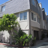 Отель 2 Bedroom Townhome 2 Mins. to the Beach, фото 1