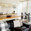 Отель Seas the Day - Luxury Beach Apartment - Sleeps 4, фото 9