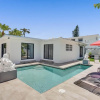 Отель Heated Private Pool 4BR Modern home, фото 1