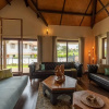 Отель Claire 1br luxurious room overlooking plantation, фото 9