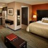 Отель Staybridge Suites Hamilton Downtown, an IHG Hotel, фото 5