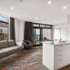 Отель Ramada by Wyndham Newmarket Auckland, фото 15