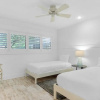 Отель Spacious 3b/3b, Sleeps 6, Lakeview, Beach Access!, фото 11