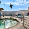 Отель La Quinta Inn & Suites by Wyndham San Diego Mission Bay, фото 12