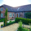 Отель Luxury Accom With Pool Henbury Macclesfield, фото 1