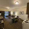 Отель Crossroads Inn & Suites, фото 13