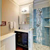 Отель Classic Charmer W/ Luxe Interior - Amazing Locale! 2 Bedroom Home, фото 4