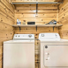 Отель Broken Bow Getaway: Covered Deck, Grill & Fire Pit, фото 3