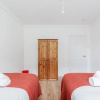 Отель Charming 3-bed Apartment in Romford, фото 7