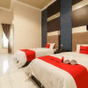 Отель RedDoorz @ Jalan Soekarno Hatta Palembang, фото 7
