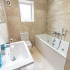 Отель Spacious 3 Bedroom House 10 Mins to Birmingham City Centre, фото 7