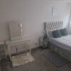 Отель Immaculate 1-bed Apartment in Woodford Green, фото 13