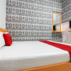 Отель RedDoorz Plus near Hartono Mall, фото 5