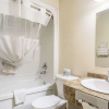 Отель Knights Inn Orillia, фото 8