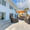Отель Sea La Vie Beach Oceanfront Patio Pet Friendly, фото 15