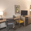 Отель La Quinta Inn & Suites by Wyndham Arlington North 6 Flags Dr, фото 6