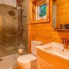 Отель Swan Lodge With Hot Tub, Sauna and Treatments, фото 14