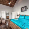 Отель Horse Feathers 3 Bedrooms Pool Table Sleeps 6, фото 4