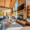 Отель Barenberg Cabin - Secluded Unobstructed Panoramic Smoky Mountains View with Two Master Suites, Loft , фото 2
