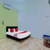 Отель OYO 3355 Homestay Syariah Asyuban, фото 17
