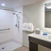 Отель Travelodge Hotel Downtown Windsor, фото 8