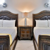Отель Diplomat Inn, фото 9