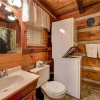 Отель Little Bear Hideaway 1 Bedroom Home with Hot Tub, фото 6