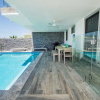 Отель Bluewater Splendour - the Ultimate Beach Home, фото 11