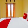 Отель Oyo 91580 Kost Bougenville Syariah, фото 8