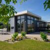 Отель Comfy chalet with dishwasher near a nature reserve, фото 19