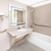 Отель Ramada Limited Suites Alpharetta, фото 7