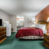 Отель Econo Lodge Inn & Suites, фото 20