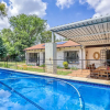 Отель Chic Midtown Studio-1 Bed-solar-pool-fibre-samrand, фото 9