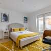 Отель The Imperial Wharf Retreat - Modern 3BDR in Fulham with Rooftop Terrace в Лондоне