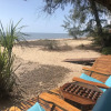 Отель Saadani Safari Lodge - bush, river, beach, фото 19
