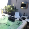 Отель Chambres d'hotes Deluxe Jacuzzi Mas de l'Etoile, фото 9