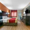 Отель Econo Lodge Inn & Suites, фото 9