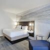 Отель Hampton Inn & Suites by Hilton Quebec City /Saint-Romuald, фото 8