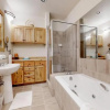 Отель Keystone Ski Tip Town Homes 3 Bedroom Town House, Private Garage on Shuttle Route, фото 6