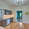 Отель Spacious Oak Park Home, 11 Mi to Downtown Chicago!, фото 3