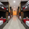 Отель RedDoorz Hostel near Trans Studio Mall, фото 4