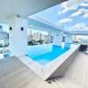 Отель Luxury 1br , Pool, Gym, Close Agora Mall, фото 21