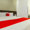 Отель RedDoorz Plus near Fort Rotterdam, фото 4