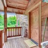 Отель Little Bear Lodge - Three Bedroom Home with Mountain View, фото 4