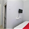 Отель RedDoorz @ Meruya Selatan, фото 7
