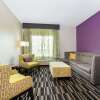 Отель La Quinta Inn & Suites by Wyndham Bridge City, фото 10