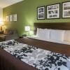 Отель Sleep Inn & Suites, фото 4