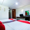 Отель OYO 89997 Kurnia Hotel, фото 3