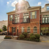 Отель Condo Off Dickson - WALK to Dickson, фото 1
